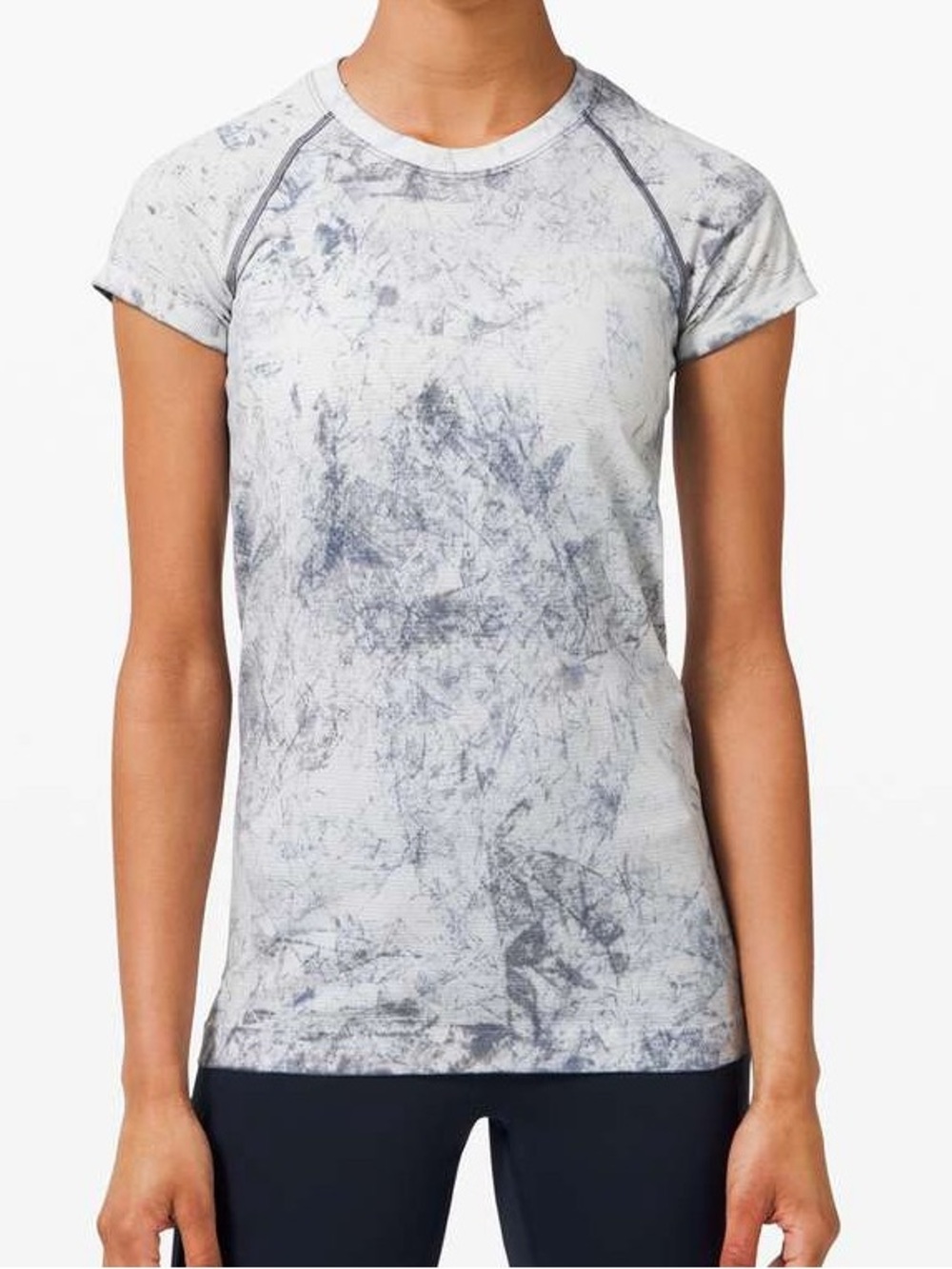 Lululemon Swiftly Tech Short Sleeve 2.0 *MultiDye
Multi Dye White size 8 Medium